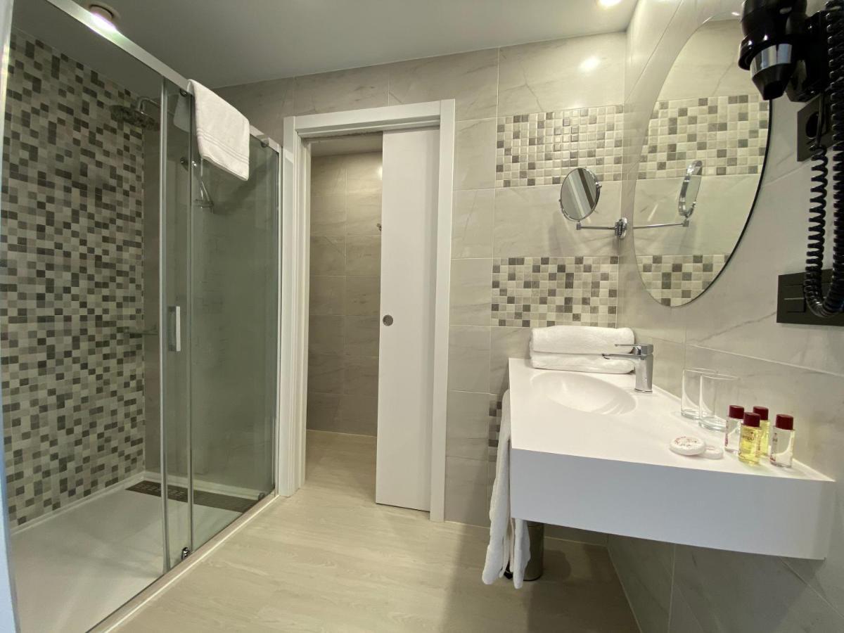 Hotel New Bilbao Airport Derio Esterno foto