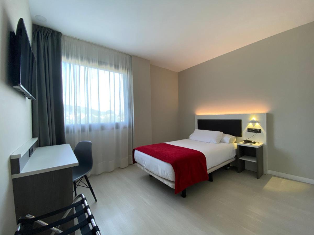 Hotel New Bilbao Airport Derio Esterno foto