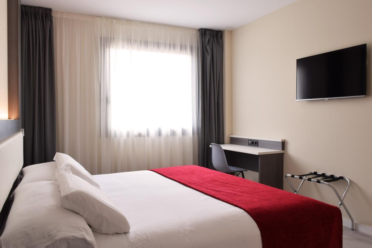 Hotel New Bilbao Airport Derio Esterno foto